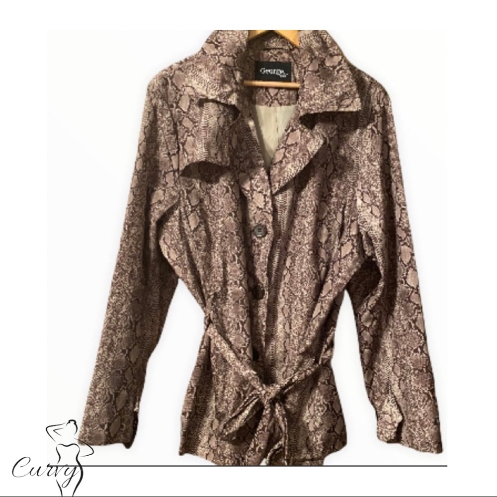 ANIMAL PRINT  Short Trench COAT SIZE 3X